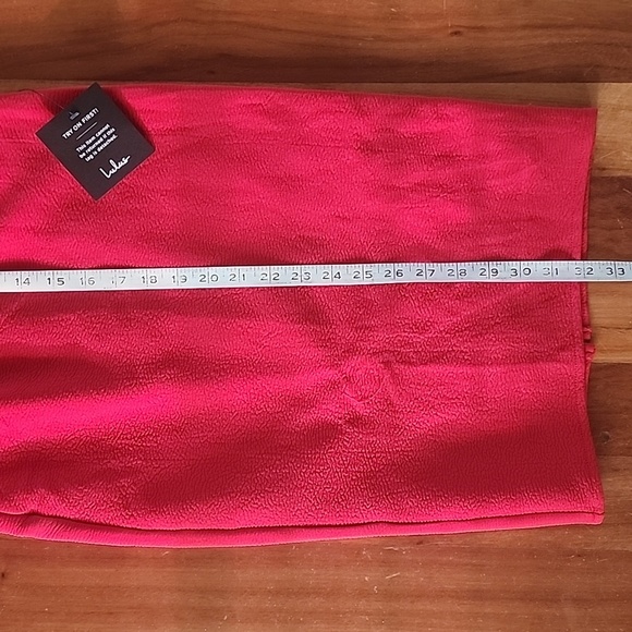 NWT😍 Lulu's, SEXY RED DRESS, w/ Zipper & Slit Back! XS - Picture 4 of 7